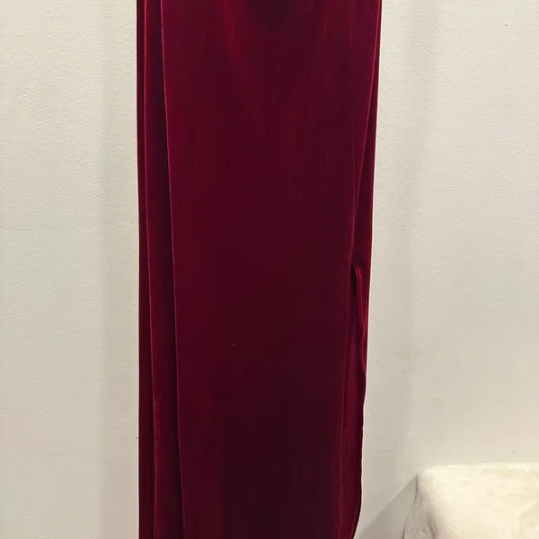 Elegant Off-Shoulder Burgundy Evening Gown bridesmaid holiday dress! - Image 4