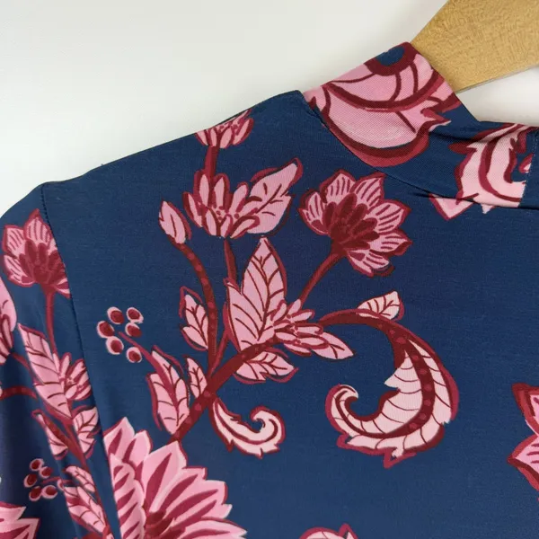 NWT Farm Rio‎ Flower Delicacy Dark Blue Floral Jersey Top Small Ruched Tropical - Image 3