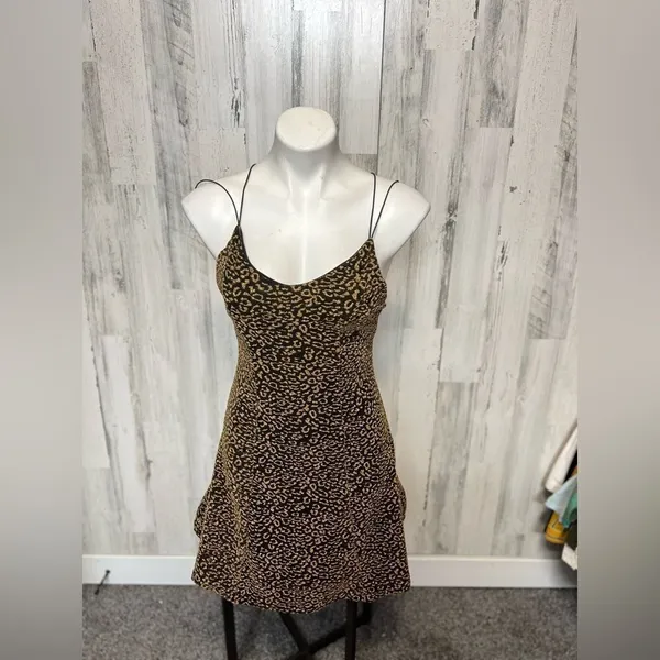 Love 83 Gold and black flare dress - Image 2