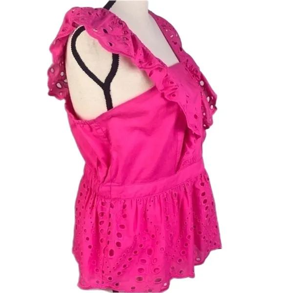 BANANA REPUBLIC FACTORY bright pink eyelet peplum top in size Medium. NWT - Image 3