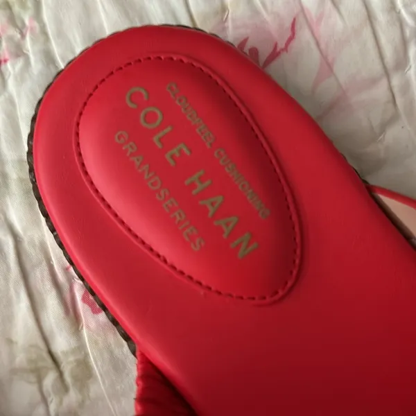 Cole haan sandals beautiful brand new condition 7 1/2 - Image 2