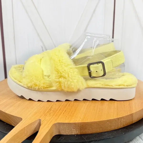Koolaburra by Ugg Fuzz'd Out Faux Fur Sandals‎ Yellow 9 Slingback - Image 2