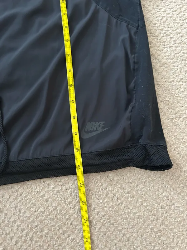Nike semi cropped tee - Image 9