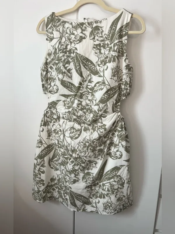 Abercrombie & Fitch green and white floral mini dress with cutouts NWOT medium - Image 2