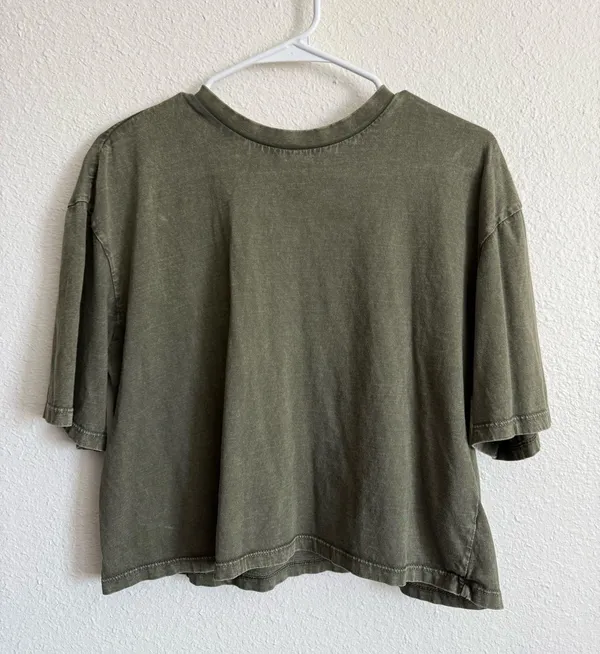 BP cropped green oversized t shirt - Image 3