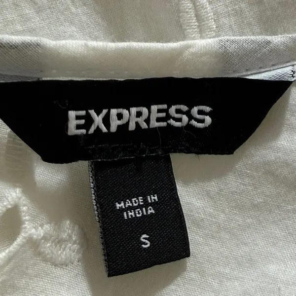 EXPRESS‎ Bright White Eyelet Puff Sleeve Floral Embroidered Blouse Top EUC Small - Image 7