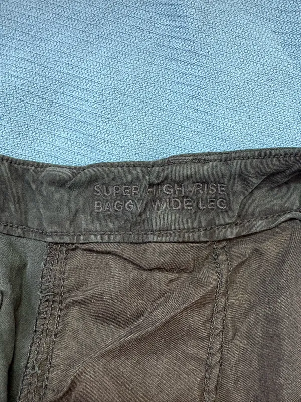 American Eagle Cargo Pants - Image 4