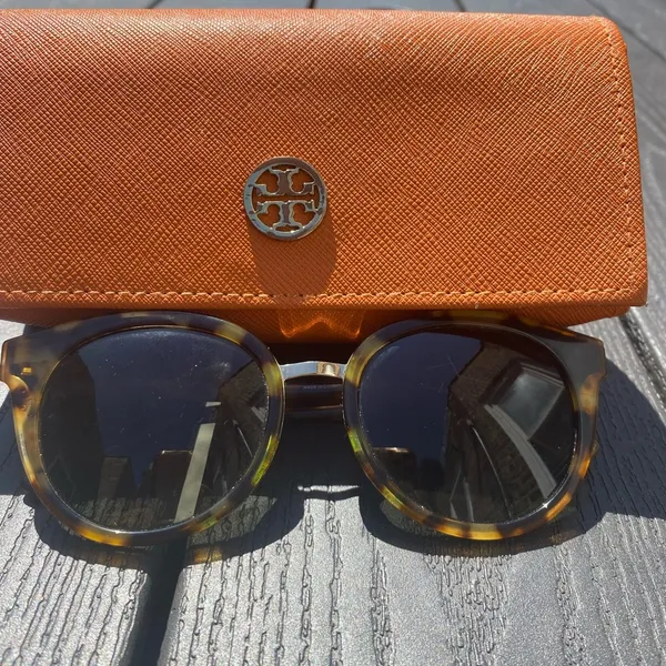 Tory Burch cat eye sunglasses - Image 2