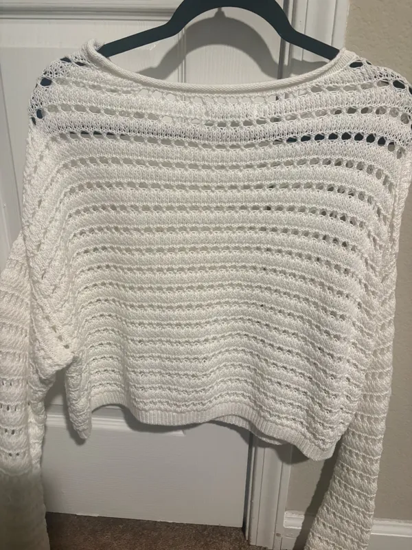 Hollister white sweater - Image 2