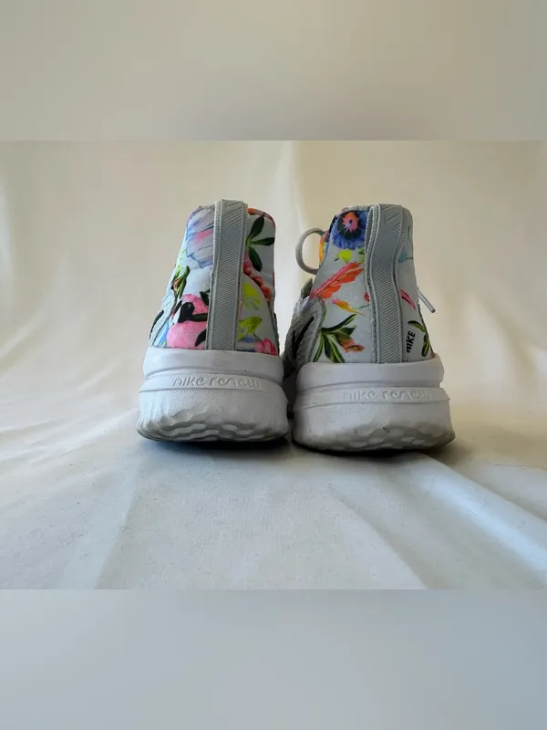 Nike White and Black Women's Athletic Sneakers with Floral Heel - Image 6