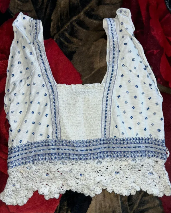 Top - Image 4