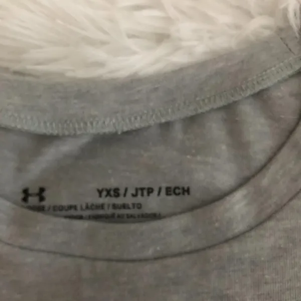Under Armour T-Shirt Girls Never Quit Gray Camo HeatGear NWT YXS Sporty Athletic - Image 4
