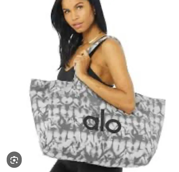 Alo yoga tie dye tote NWT - Image 3