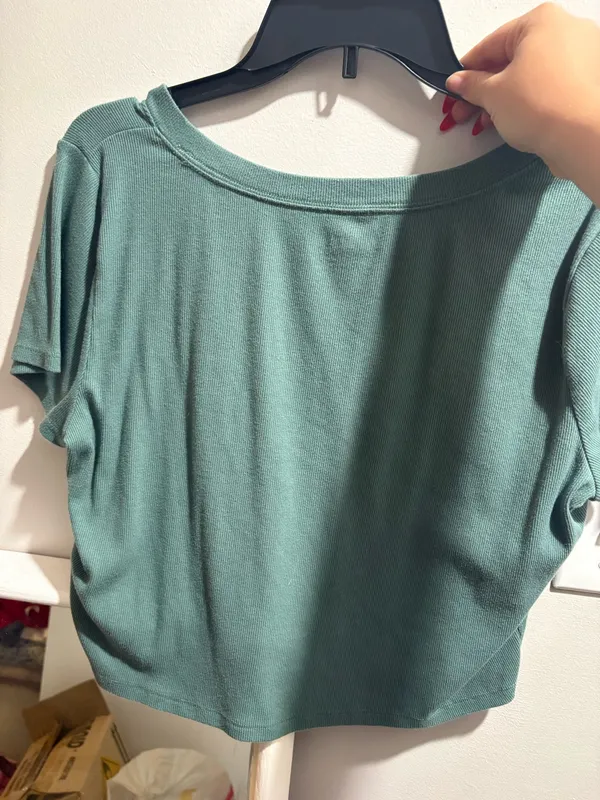Hollister Crop Top - Image 2