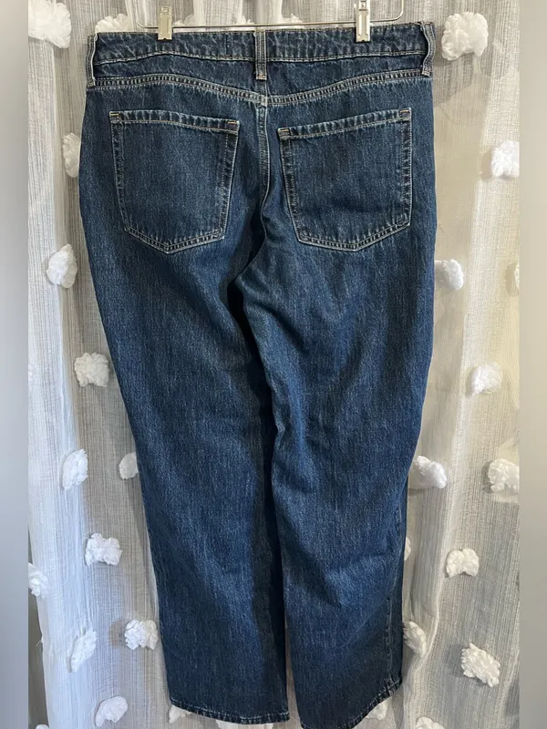 Hollister Women's Dark Blue low-rise -loose Jeans - Image 2