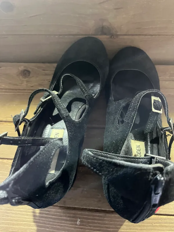 Steve Madden Black Flower Embroidered Mary Jane Shoes Buckles Chunky Heel Pumps size 7.5 - Image 5