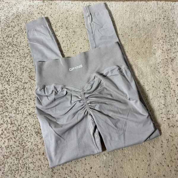 DFYNE Dynamic Seamless High Waisted Scrunch Butt Leggings‎ Grey XS Extra Small - Image 2
