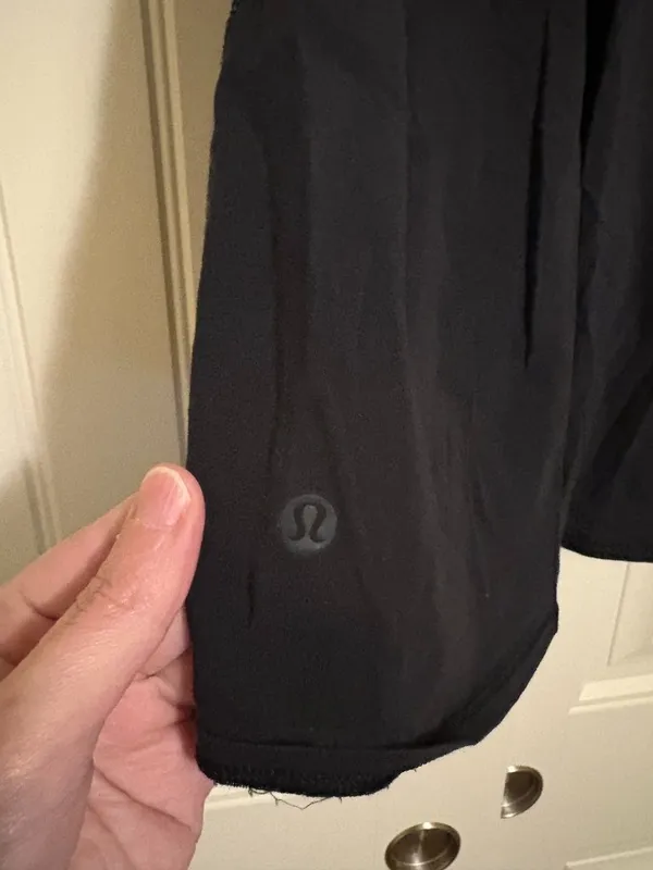 Lululemon Open Back Tank Top Estimated Size 4 Black Lightweight Criss Cross - Image 3