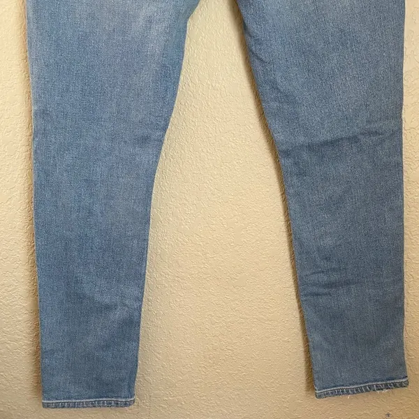 Agolde Toni Mid Rise Straight in‎ Pristine size 26 skinny distressed light wash - Image 8