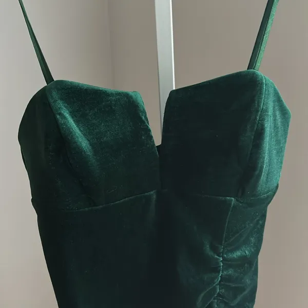 Emerald Sundae Green Velvet Body-con Mini Dress Size Medium - Image 3