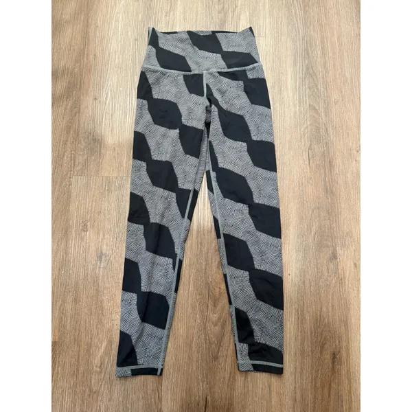 Aerie Chill. Play.‎ Move Leggings Black and Gray Patterned Activewear - Image 3