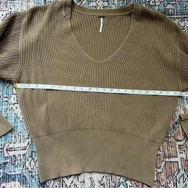 Free People Allure Tan V-Neck Oversized Sweater Ribbed Stretch Pullover Medium - Image 11