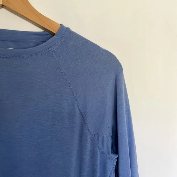 L.L.Bean‎ light blue long sleeved athletic top women's size XS workout shirt - Image 2