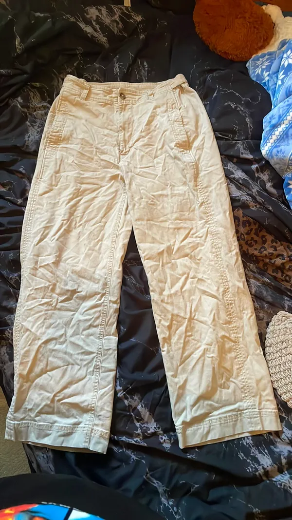 Old Navy Khaki Pants Women’s - Image 3