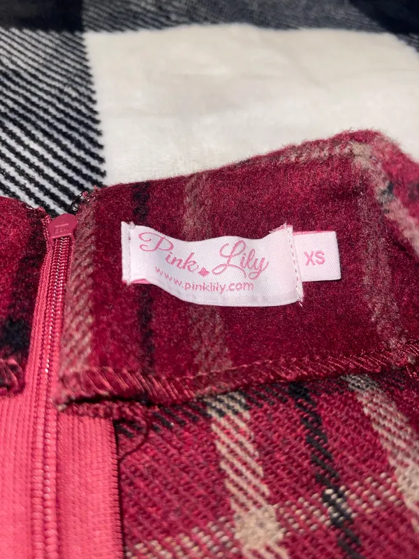 Pink Lily Skirt - Image 2