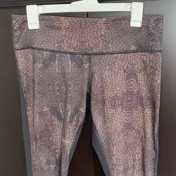 RARE Lululemon Wunder Under Pant‎ *Full-On Luon in size 10- Golden Godess Cashew - Image 4