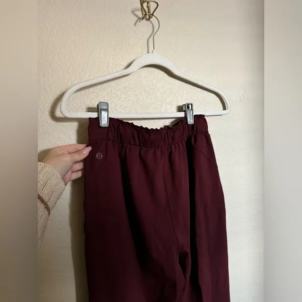 Lululemon Keep Moving‎ 7/8 Pant Size 4 in Red Cassis - Image 7
