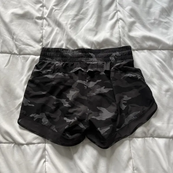 ATHLETA Mesh Racer Run Shorts Womens XXS‎ Black Camo Running Workout Activewear - Image 6