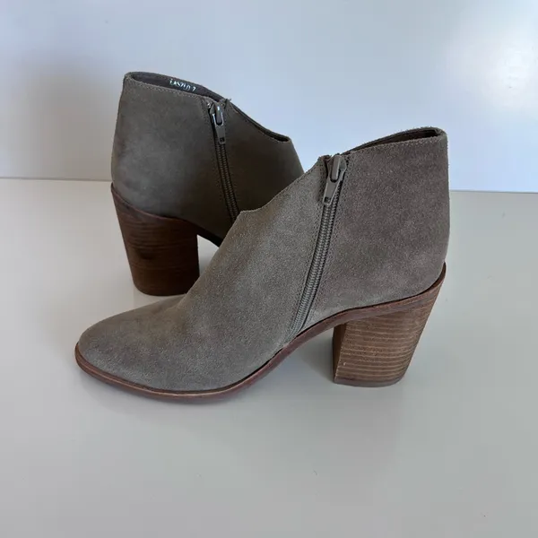 Jeffrey Campbell Women's Kamet 2 Taupe Suede Ankle‎ Booties - Image 11