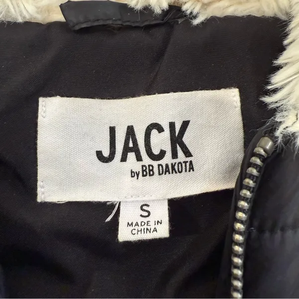 JACK by BB DAKOTA Quilted Full Zip Puffer Vest Faux Fur Hood Women’s Small Black - Image 4