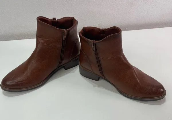 Baretraps ALONA Women 7W Ankle Boots Cognac Brown Side Zip Boho Equestrian - Image 3