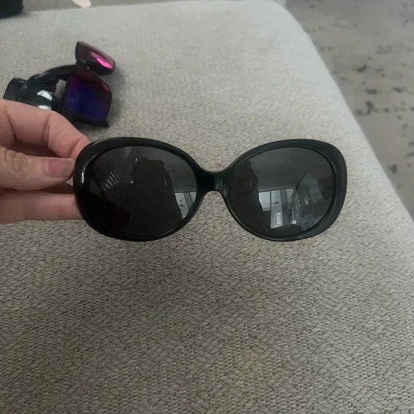 Coach Chic Black and Pink Sunglasses frames - Image 8