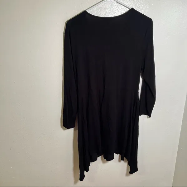 Cupio Women's Size Medium Babydoll Tunic‎ Top Black V-Neck Handkerchief Hem Long - Image 6