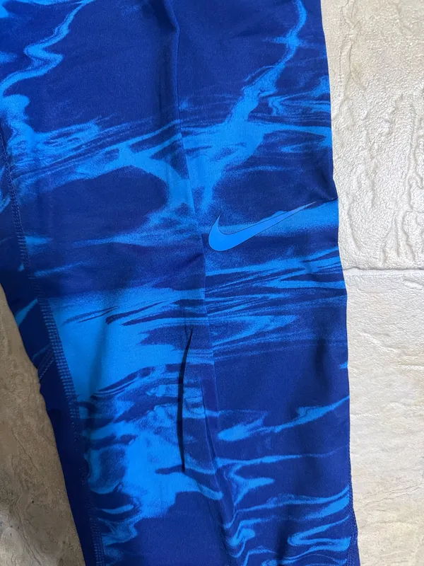 Nike Capri Leggings - Image 4