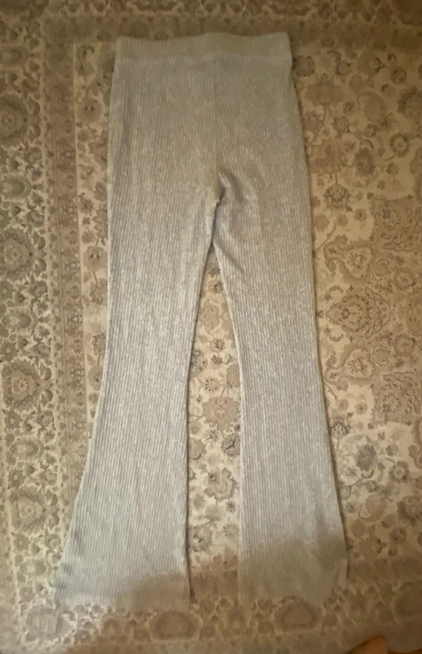 Aerie Groove-On Velour High Waisted Flare Pant/ grey, size small long - Image 2