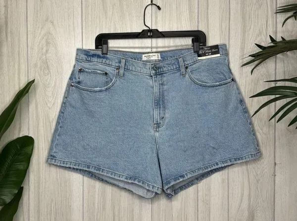 NWT Abercrombie & Fitch Plus Size Curve Love High Rise The 4” Mom Short 34/18 - Image 2