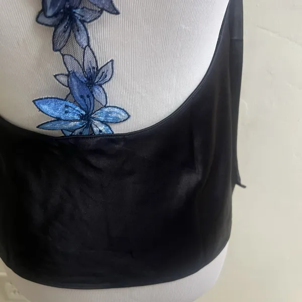 Victorias Secret Ziggy Glam Cami Satin Size Medium Black Floral Embroidery - Image 6
