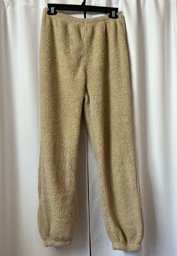 SheIn Beige Fuzzy Two Piece Co-ord Lounge Set Size Medium - Image 10