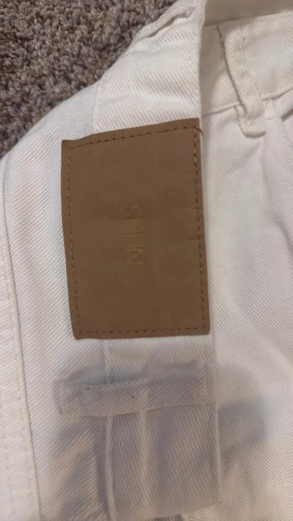 White Jeans Size 28 - Image 2