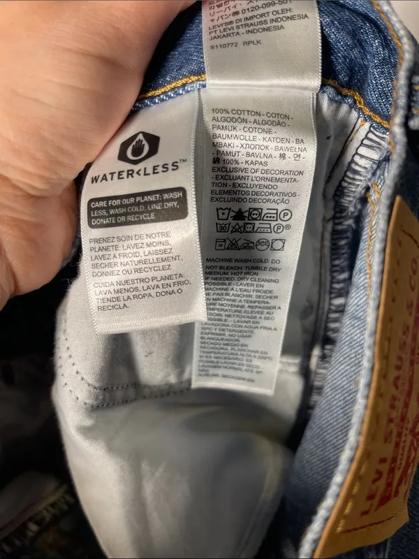 Levi’S High Waist Mom Jean Dark Wash Distressed 26 - Image 5