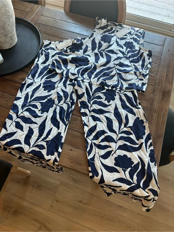 NWT Cloth & Stone SET Satin Floral Blue Tank Pant M - Image 5