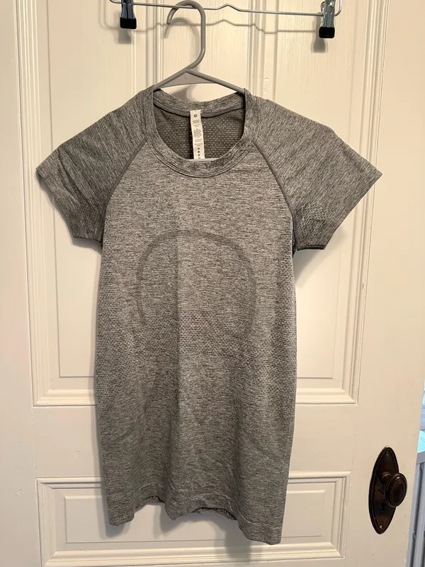 Lululemon Swiftly Tech Short Sleeve Grey - Image 2