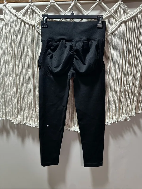 HALARA Black High-Waist Performance Leggings - Image 2