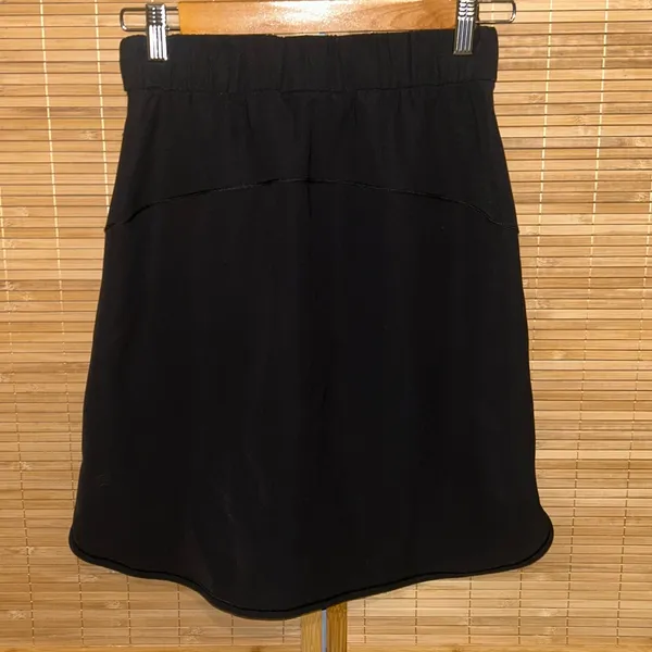 Lululemon Black Woven On The Fly Pull On Skirt Pockets 4 Elastic Waist - Image 3