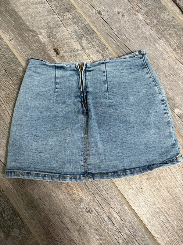 Garage Skirt - Image 2