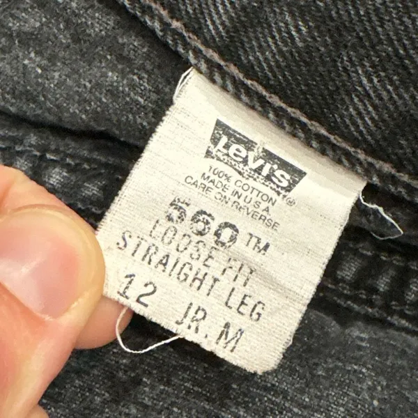 Levis vintage cutoff 560 shorts size 12 - Image 4